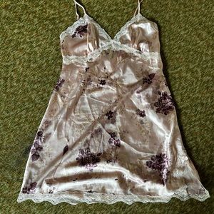Vintage looking slip dress! Size medium!